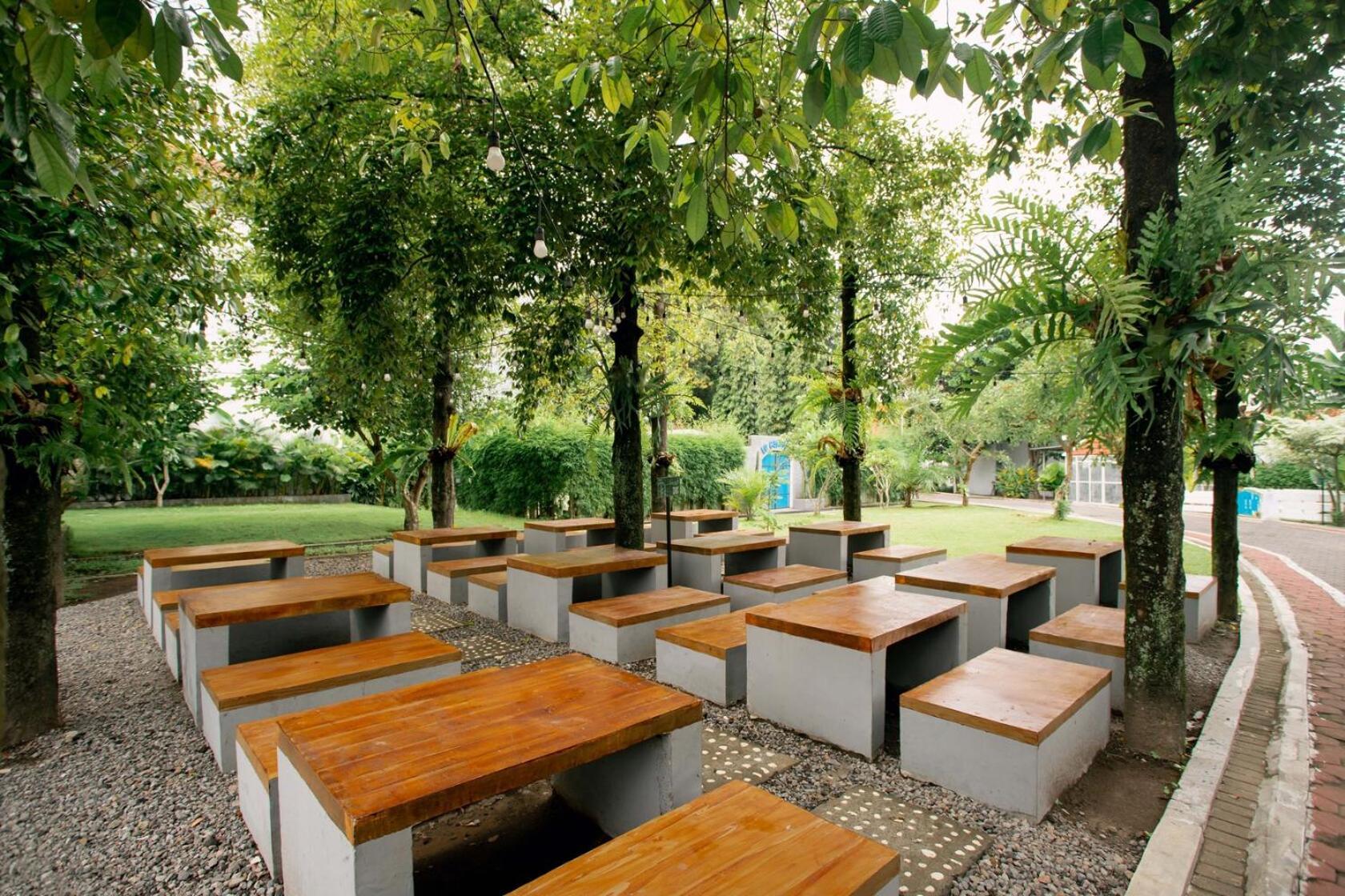 Lpp Garden Hotel Maguwo 外观 照片